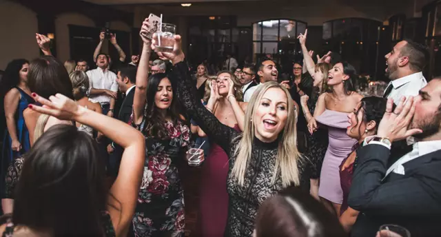 Disc Jockey's / DJs: Michael Coombs Entertainment 8