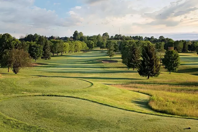 Golf & Country Clubs: Mill Run Golf Club 25