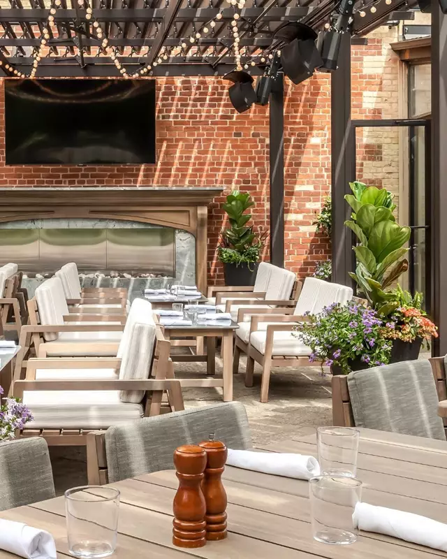 Restaurants: Miller Uptown 2