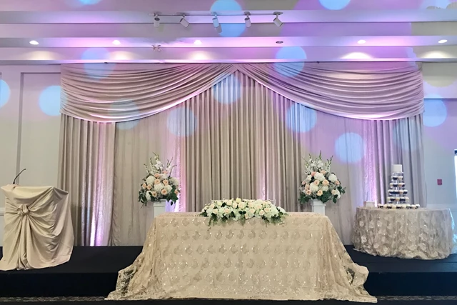 Headtable with beautiful MG backdrop