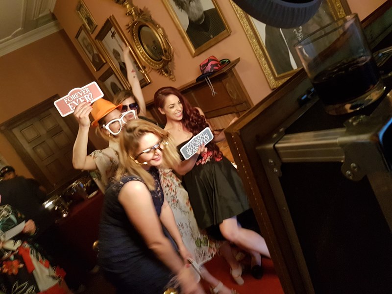 My Selfie Mirror Photo Booth