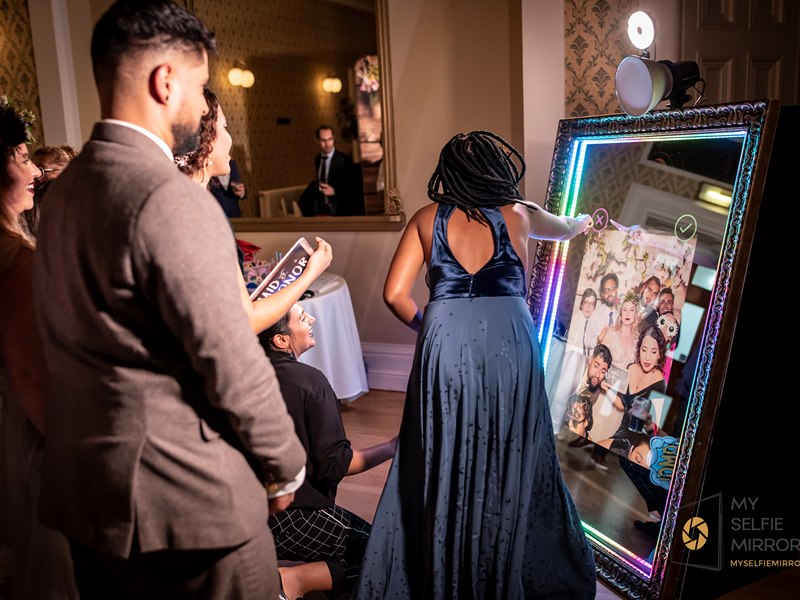 My Selfie Mirror Photo Booth