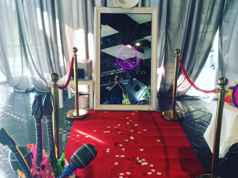 My Selfie Mirror Photo Booth