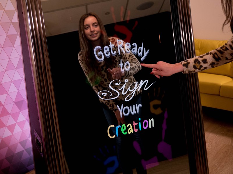 My Selfie Mirror Photo Booth