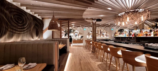 Main Dining Room - Banquettes