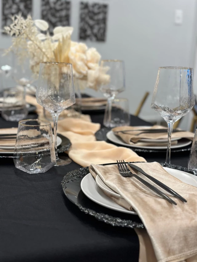 Balloons: NWR Decor Inc. 13
