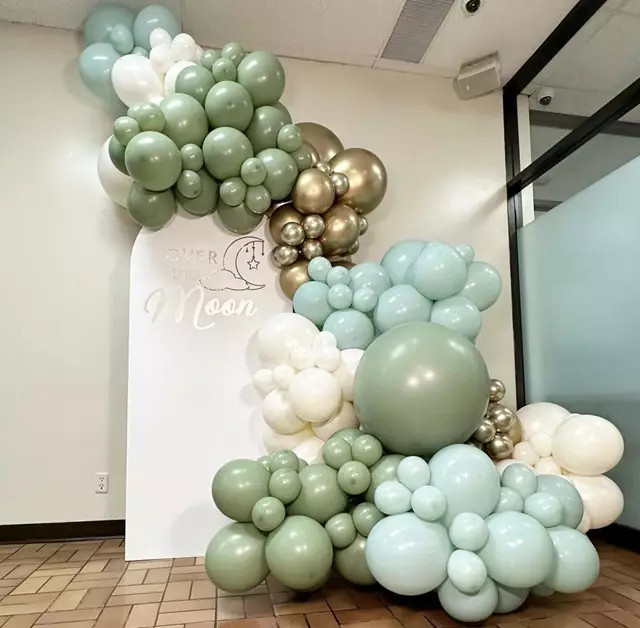 Balloons: NWR Decor Inc. 9
