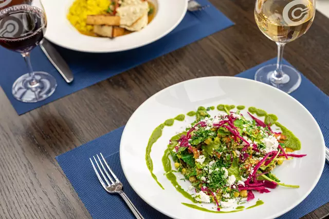 Restaurants: Oak Room 25