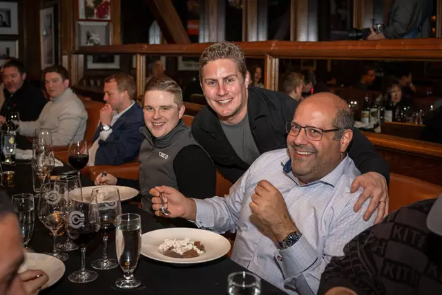 Restaurants: Oak Room 10