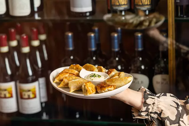 Restaurants: Oak Room 23