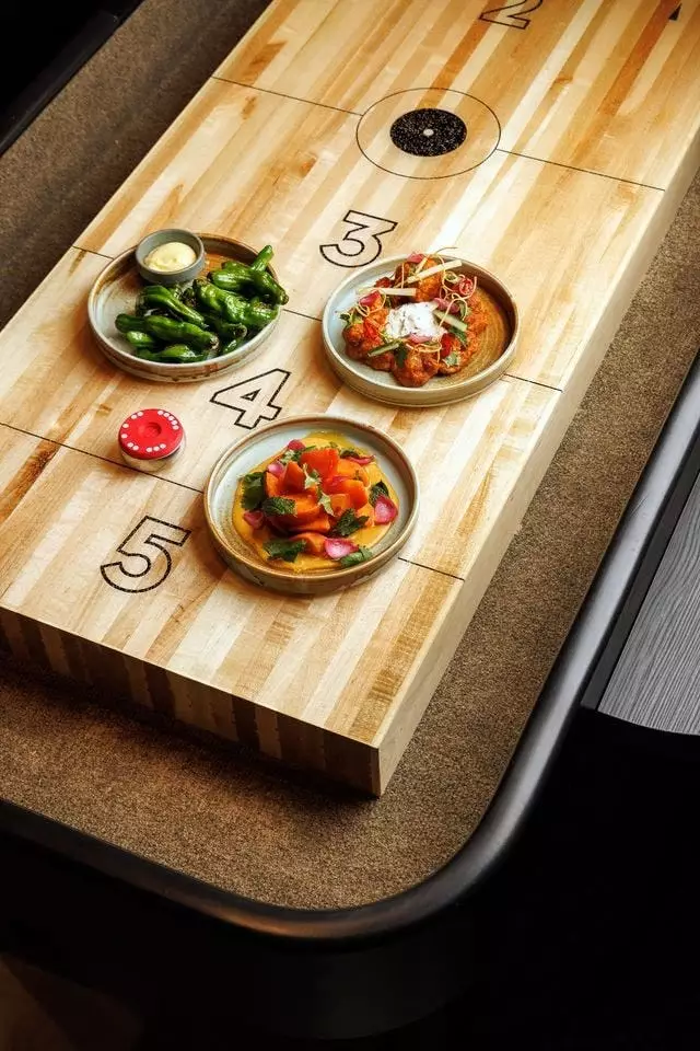 Restaurants: Oche King West 2