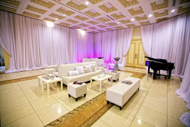 Banquet Halls: Paradise Banquet & Convention Centre 1