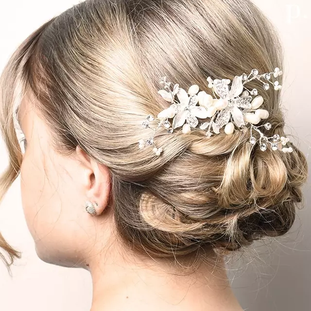 Hair & Makeup: Parlour Salon 6