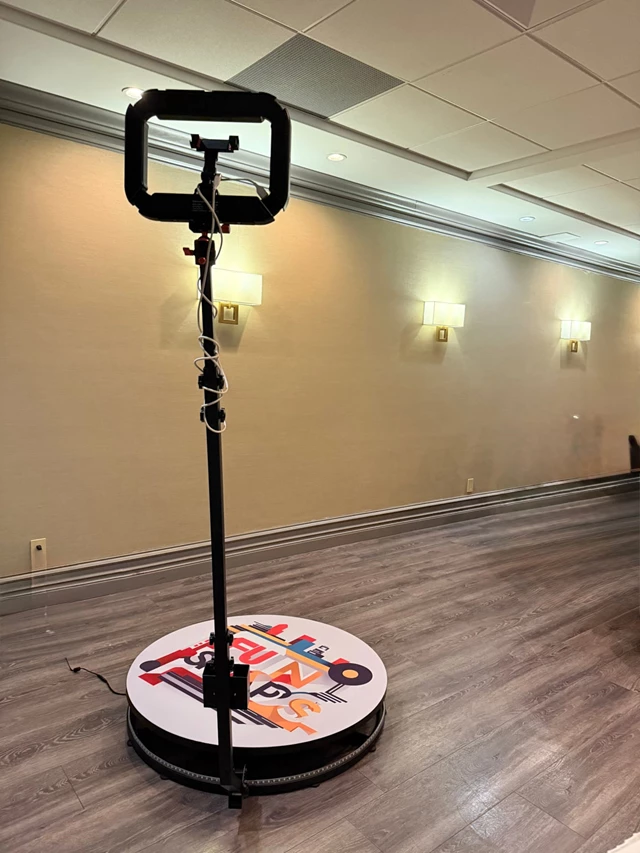 Photo Booths: Photobooth Guys 22