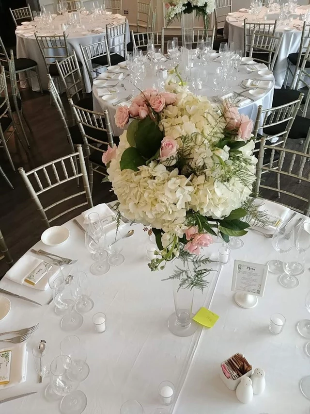 Florists: Popis Flowers & Boutique 14