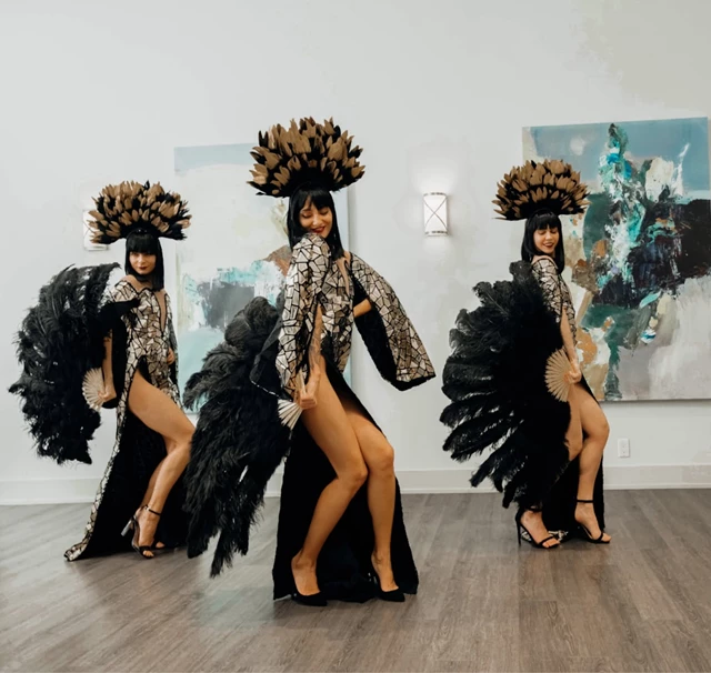 Entertainment: Pretty Girls Show 2