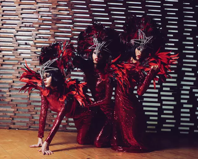 Entertainment: Pretty Girls Show 5