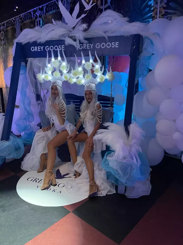 Entertainment: Pretty Girls Show 3