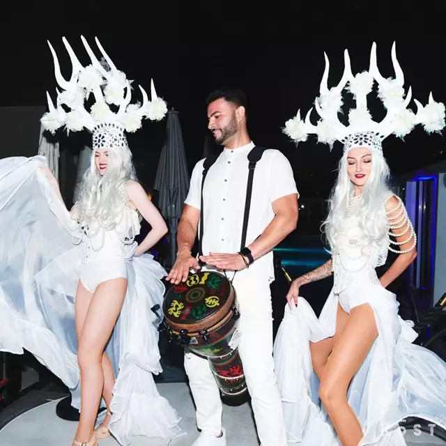 Entertainment: Pretty Girls Show 4