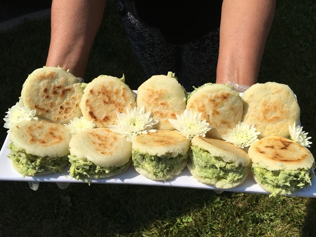 Reina Pepiada: Chicken avocado