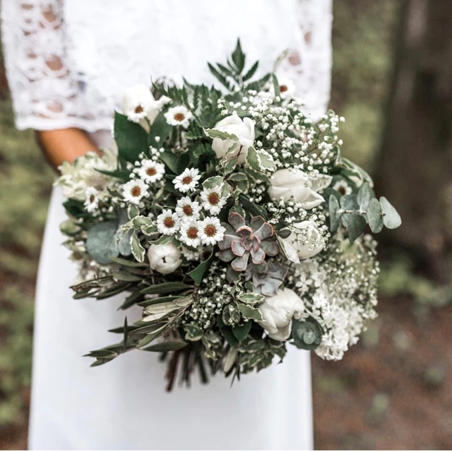 Raindrops on Roses Floral Design, Mississauga
