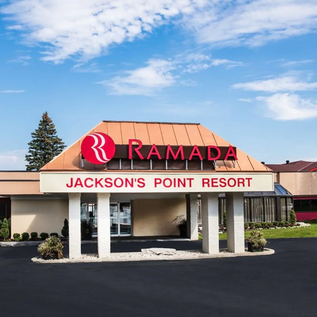 Hotels: Ramada Jackson's Point 1