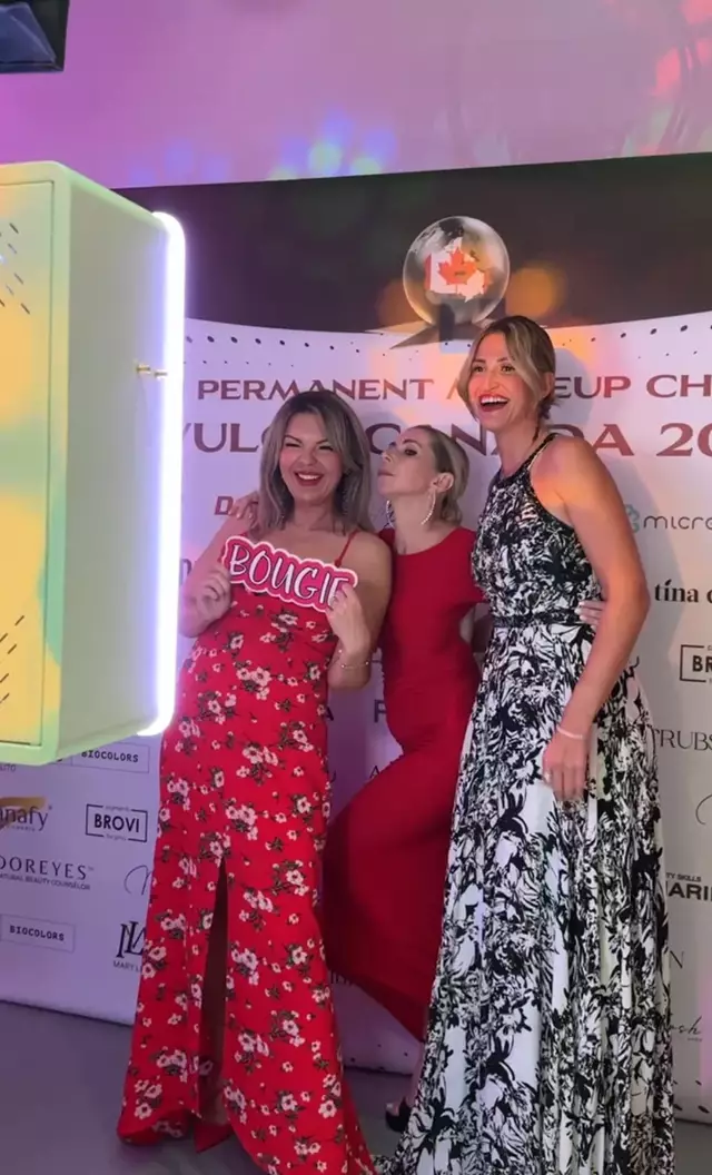 Photo Booths: Revolve Event Services 23