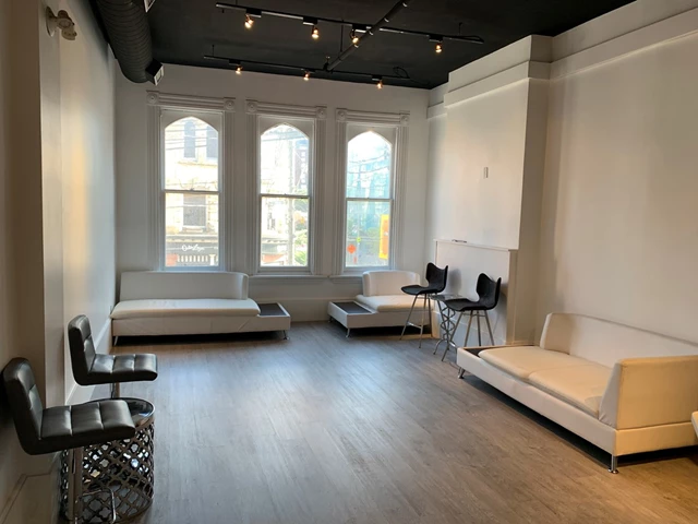 Rooms on Queen, Toronto