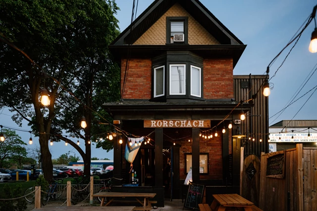 Photo by Rosewood Studios.