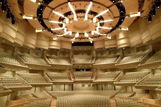 Concert Spaces: Roy Thomson Hall 4
