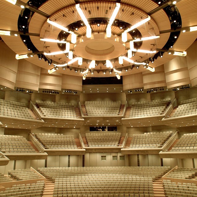 Concert Spaces: Roy Thomson Hall 1