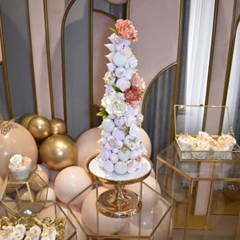 Wedding Cakes: Royal Confections 14