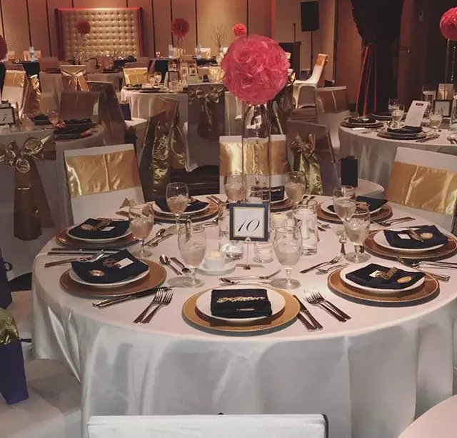 Restaurants: Ruth's Chris Steakhouse Niagara Falls 19