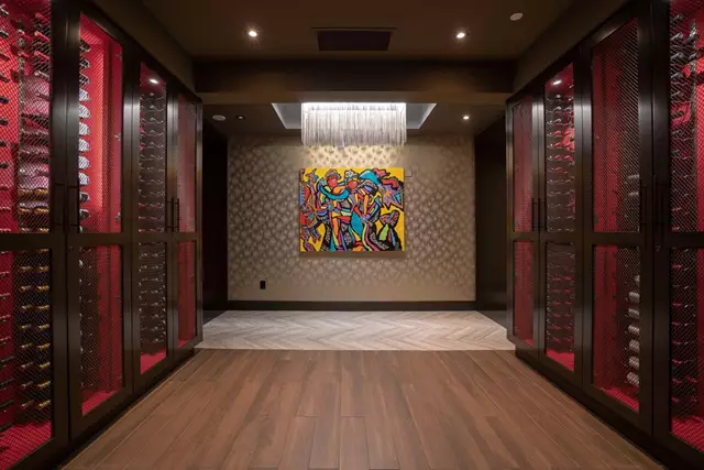 Restaurants: Ruth's Chris Steakhouse Niagara Falls 18