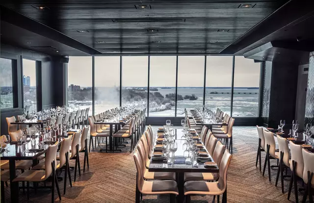 Restaurants: Ruth's Chris Steakhouse Niagara Falls 13