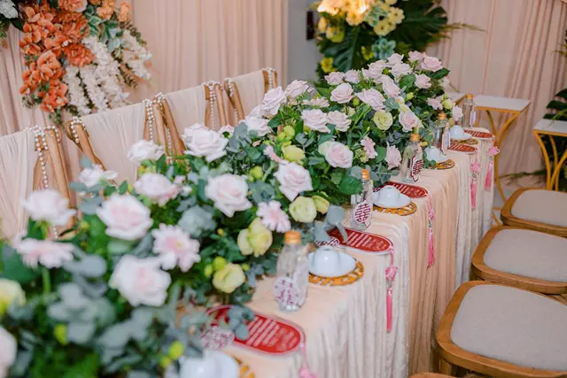 Florists: Sanda Flower Studio 18