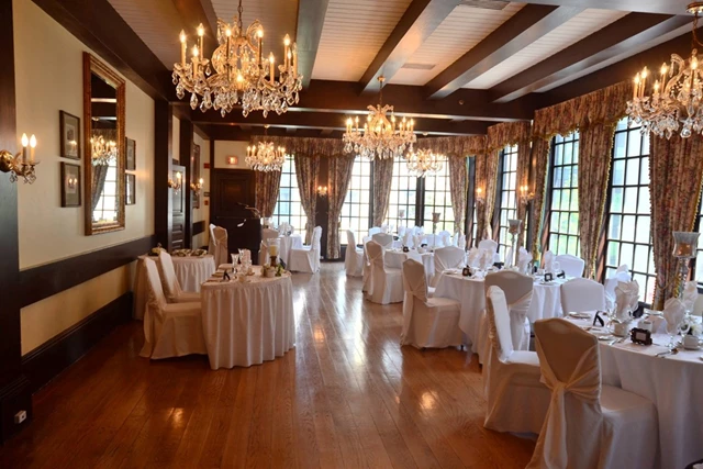 Sandcastles Weddings, Ajax