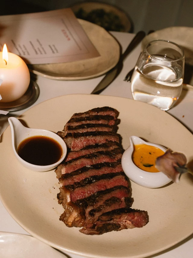 Restaurants: Sara Restaurant 8