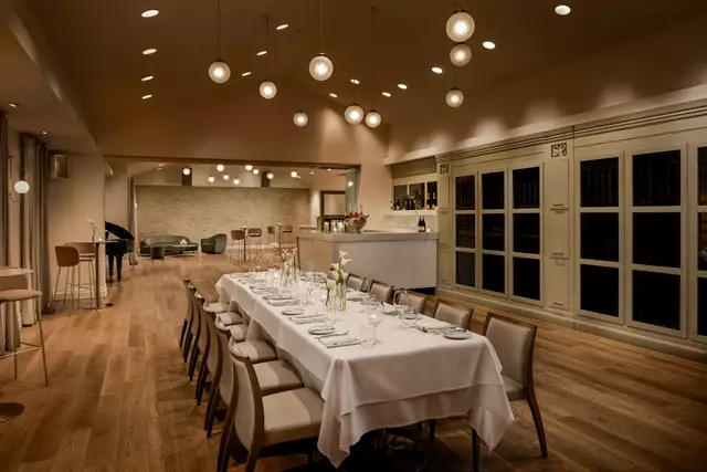 Restaurants: Sassafraz 16