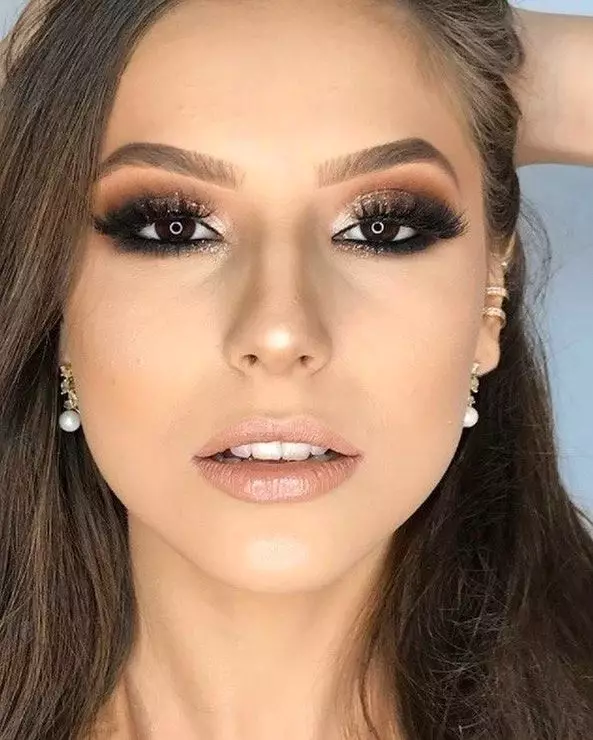 Hair & Makeup: Schulz Beauty & Body 5