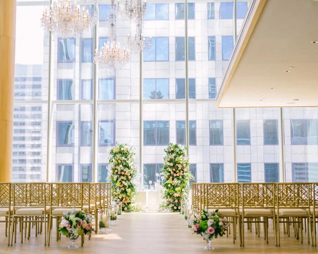 Hotels: Shangri-La Hotel, Toronto 3