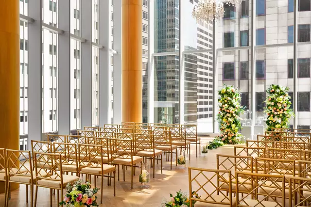 Hotels: Shangri-La Hotel, Toronto 13