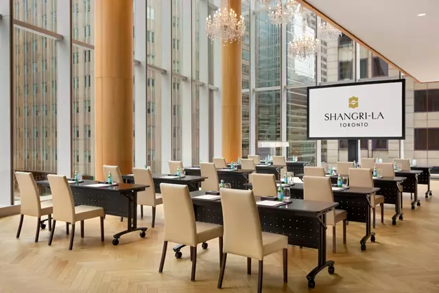 Hotels: Shangri-La Hotel, Toronto 12