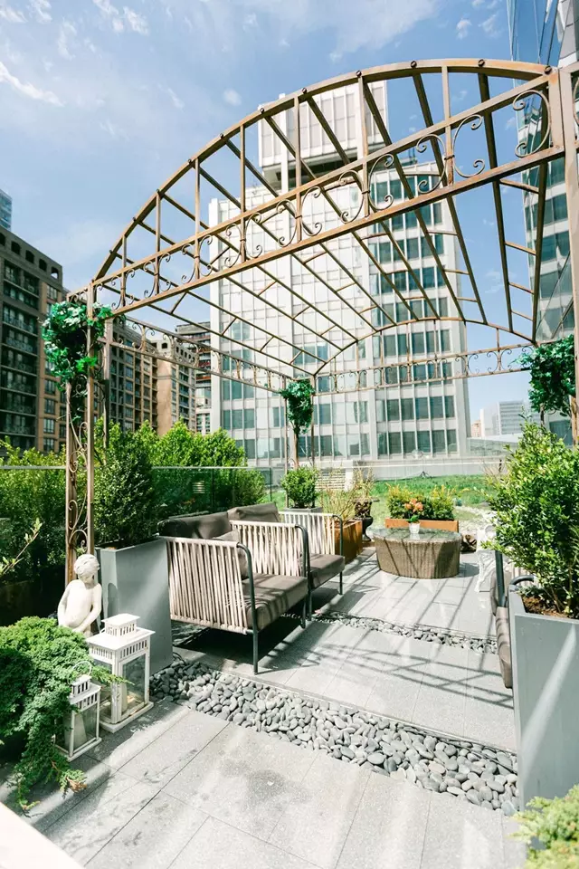 Hotels: Shangri-La Hotel, Toronto 7