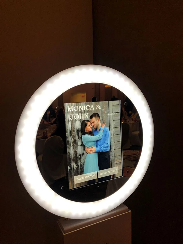 We design your home screen that stays on the screen the whole time.