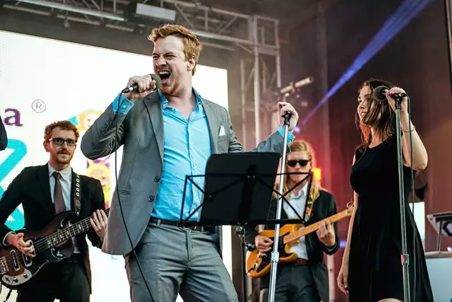 Live Music & Bands: Sly Fox 8