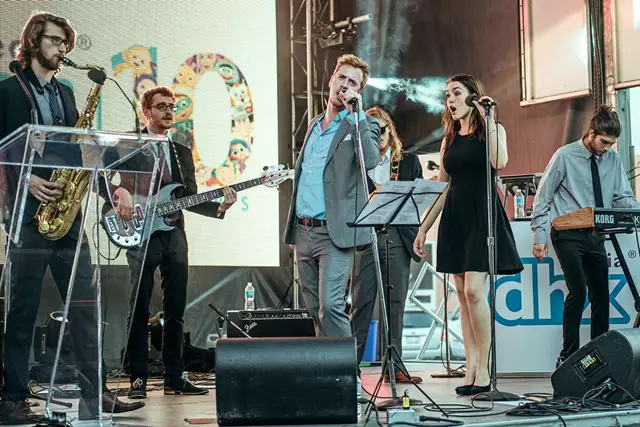 Live Music & Bands: Sly Fox 7