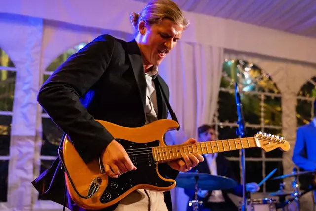 Live Music & Bands: Sly Fox 18