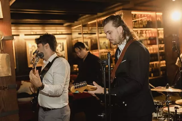 Live Music & Bands: Sly Fox 10