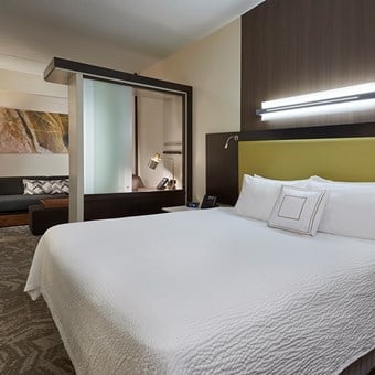 Hotels: SpringHill Suites Marriott Vaughan 7